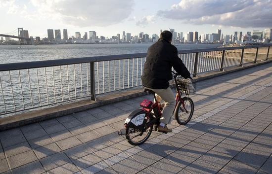 共享单车在日本小心翼翼，乱停放就定期剪锁回收