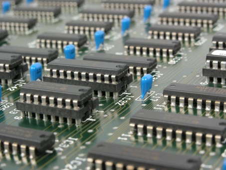 mother_board_electronics_computer_board_components_chips_technology_main_board-768264.jpg