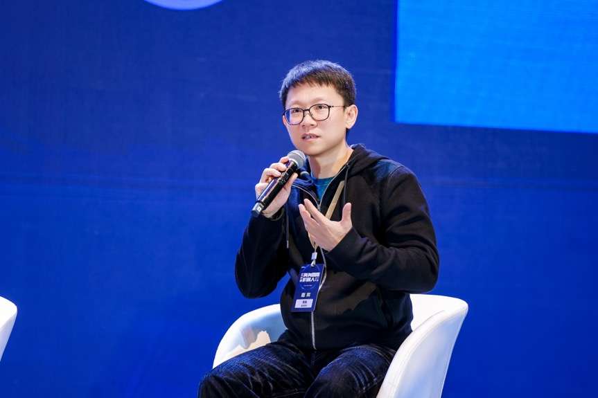 人形機(jī)器人落地干貨硬核輸出，首屆具身智能峰會，燃爆了！